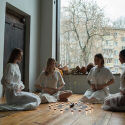 Šta je ženski krug – I zašto ga svaka žena barem jednom treba iskusiti