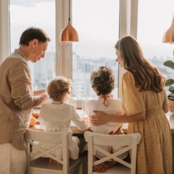 Holistički odgoj – 7 temeljnih roditeljskih zapovijedi za svjesno roditeljstvo