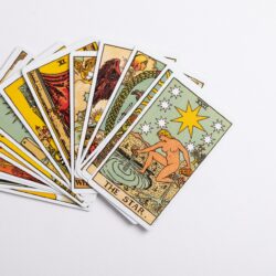 Tarot Poruke Za Sve Znakove Zodijaka – Ljeto 2026.